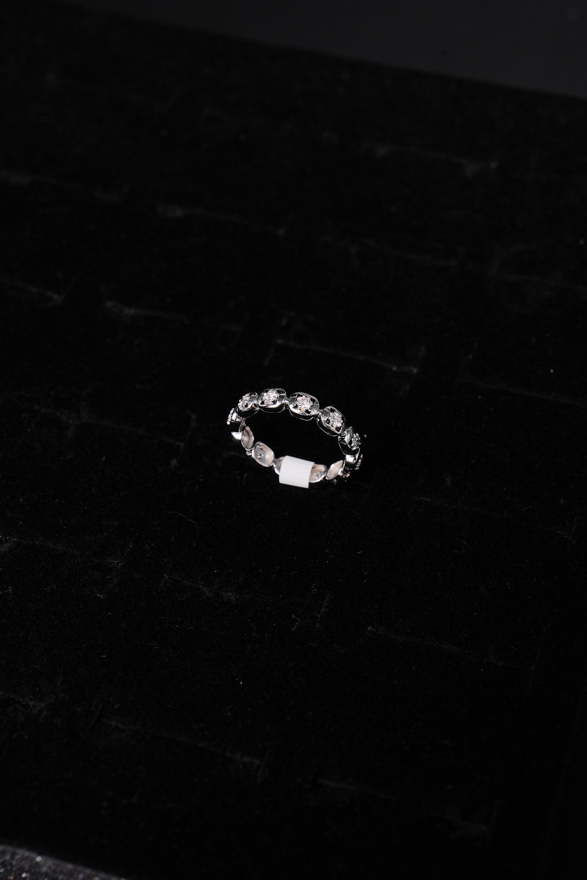 Glittering Petal Natural Diamond 18K Ladies Ring - RLA2584