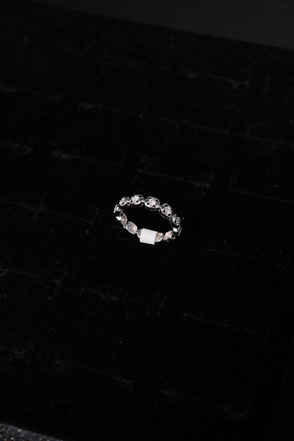 Glittering Petal Natural Diamond 18K Ladies Ring - RLA2584