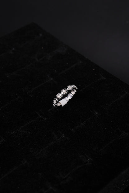 Glittering Petal Natural Diamond 18K Ladies Ring - RLA2584