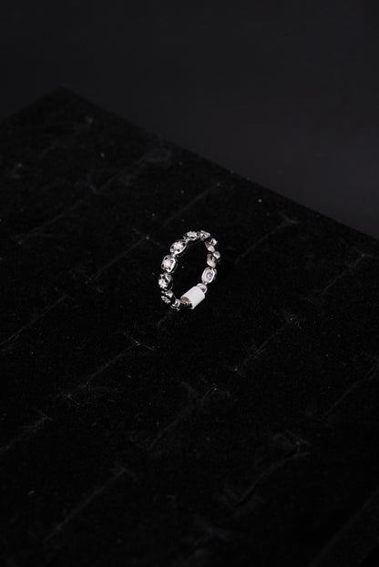 Glittering Petal Natural Diamond 18K Ladies Ring - RLA2584