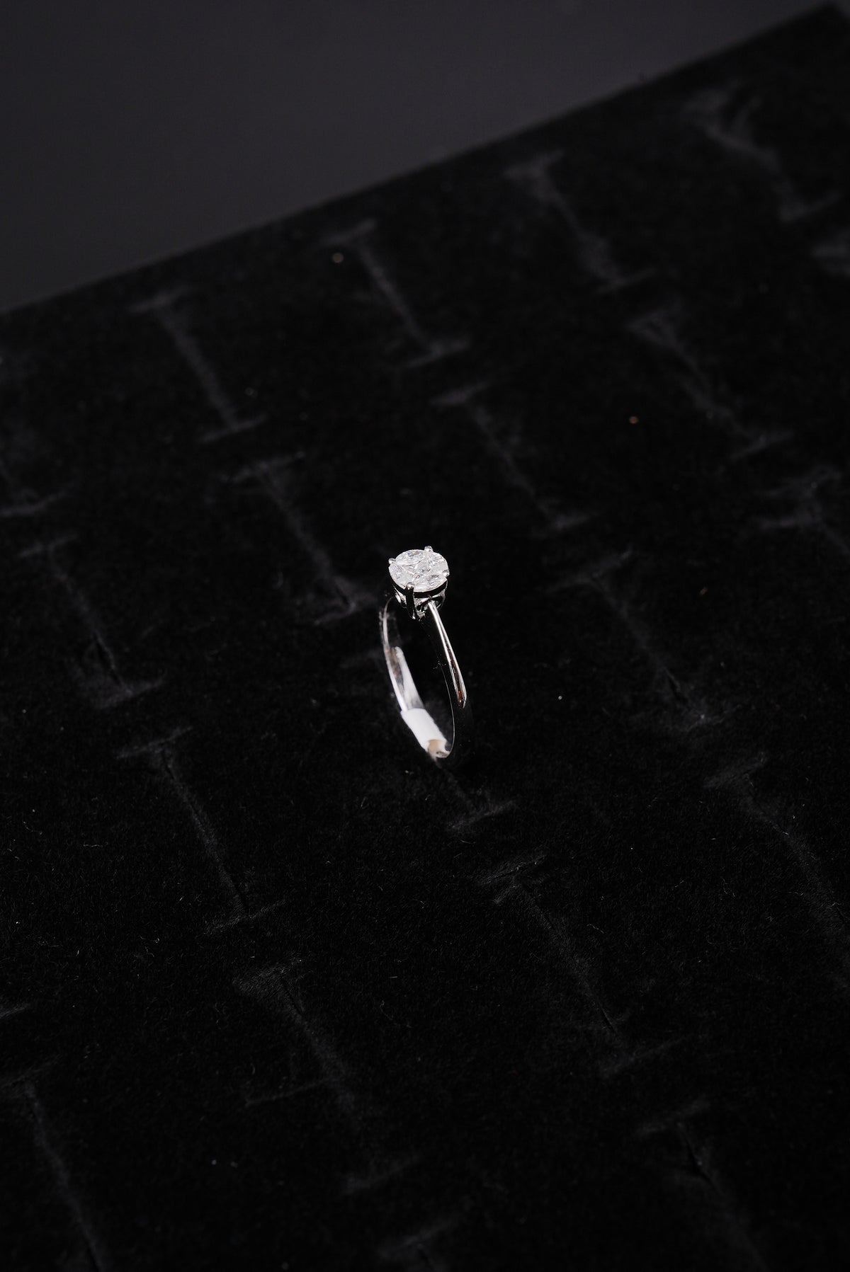 Ethereal Solitaire Cascade 18K Ladies Ring - RLA2531