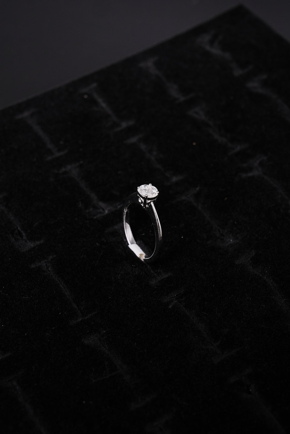 Ethereal Solitaire Cascade 18K Ladies Ring - RLA2531