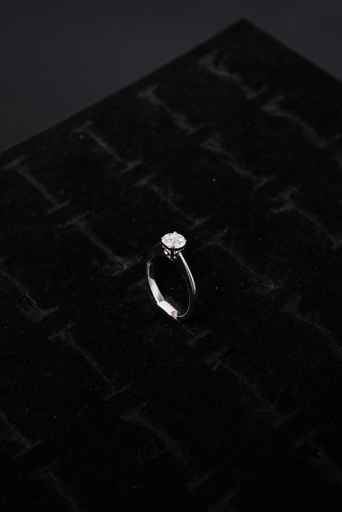 Ethereal Solitaire Cascade 18K Ladies Ring - RLA2531